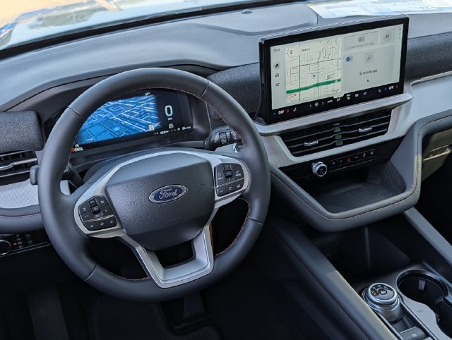 New 2026 Ford Explorer Active RWD image 9