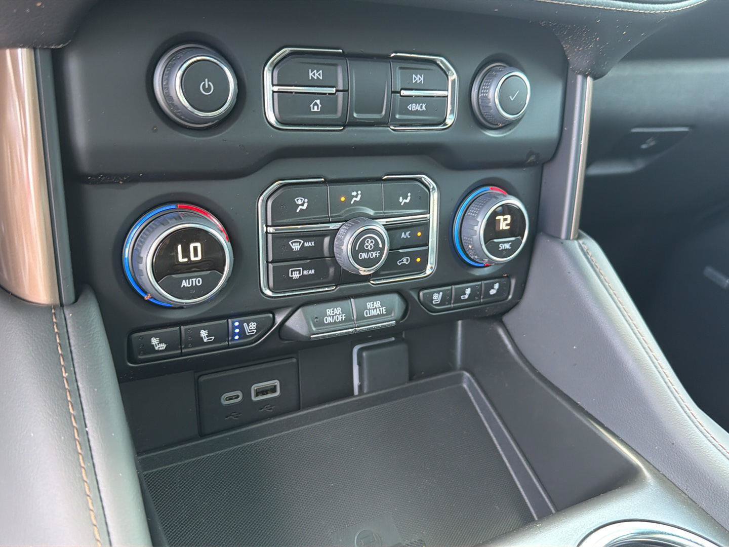 Used 2024 Chevrolet Tahoe High Country AWD/4WD image 29
