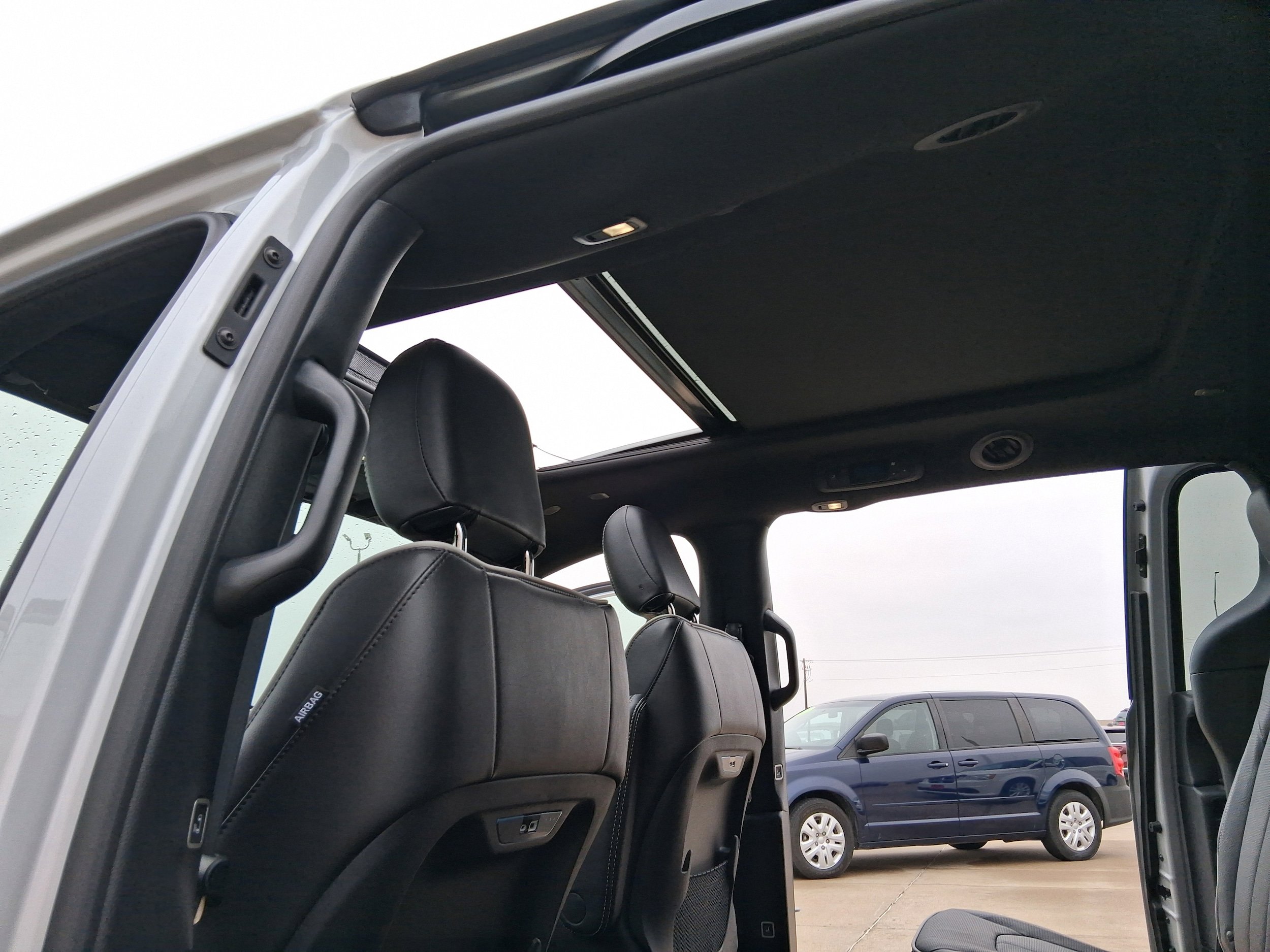 New 2026 Chrysler Pacifica Limited image 14