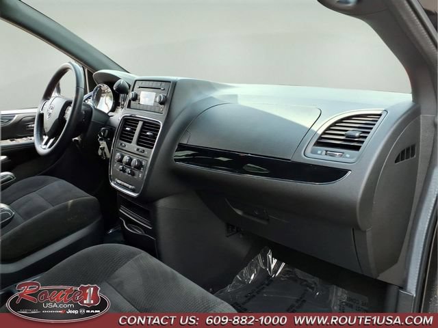 Used 2016 Dodge Grand Caravan SE FWD image 12