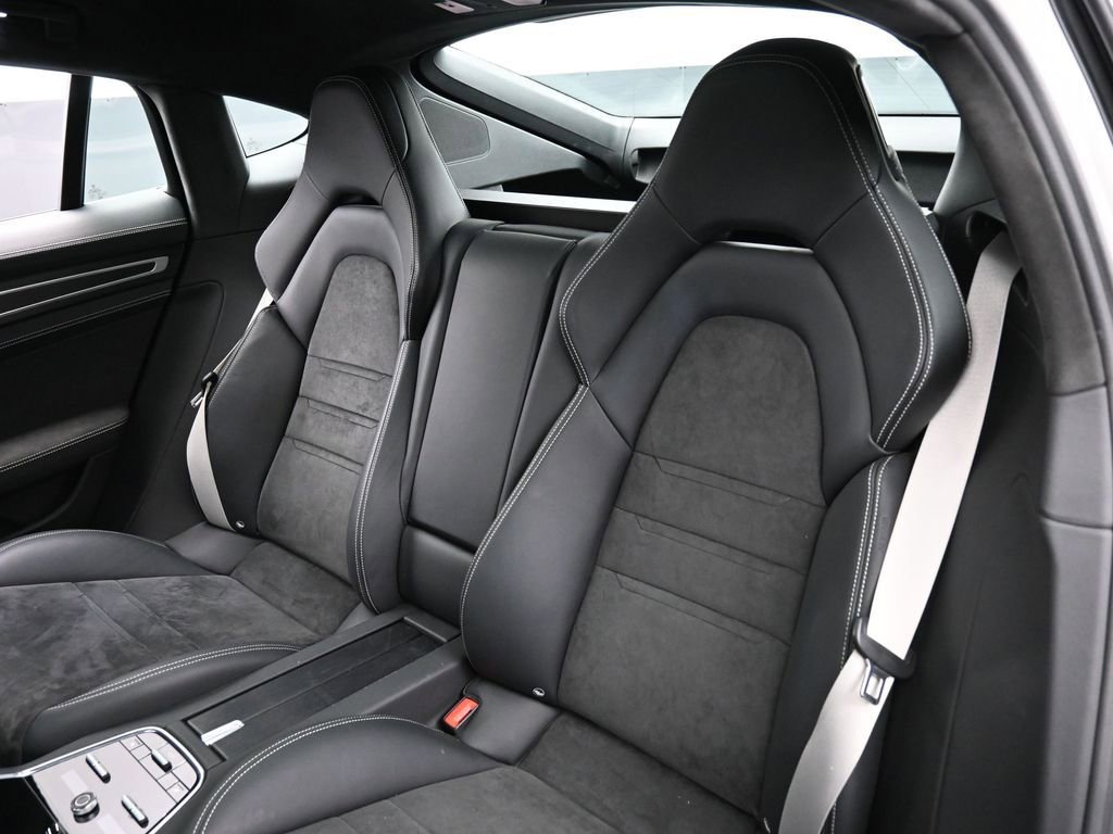 Certified 2022 Porsche Panamera GTS image 24
