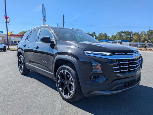 Used 2025 Chevrolet Equinox LT w/ Convenience Package II image 2