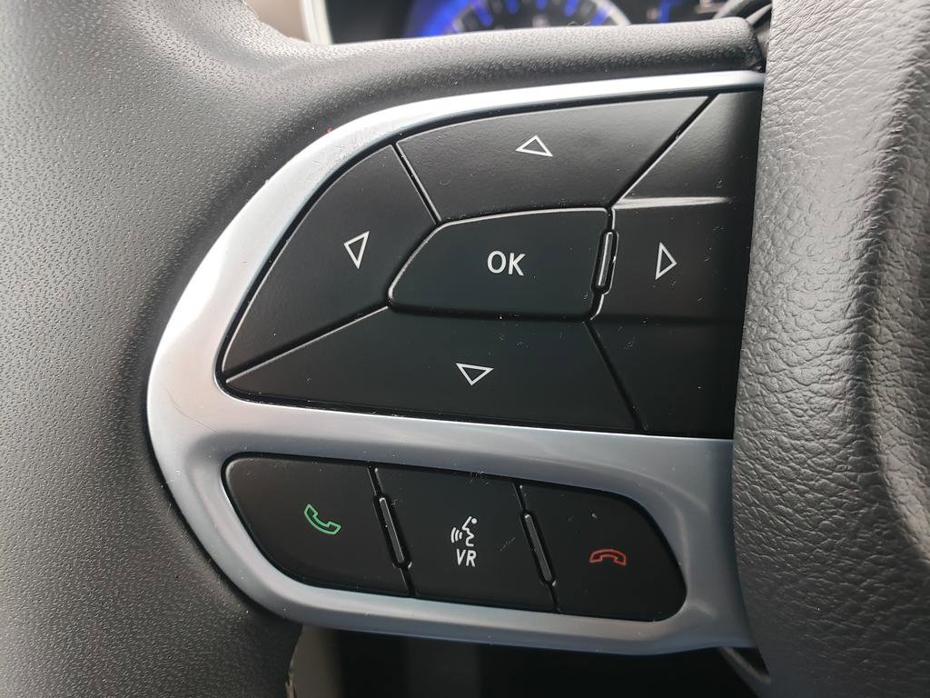 Used 2023 Chrysler Voyager LX image 21