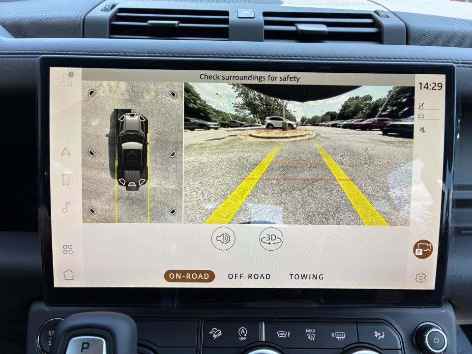 New 2026 Land Rover Defender 110 X-Dynamic SE AWD/4WD image 19