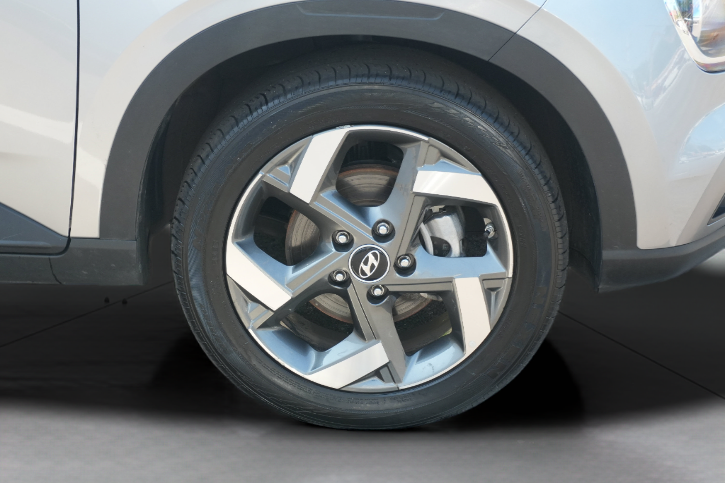 Used 2025 Hyundai Venue SEL FWD image 45