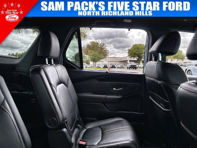 Used 2025 Honda Pilot TrailSport image 16