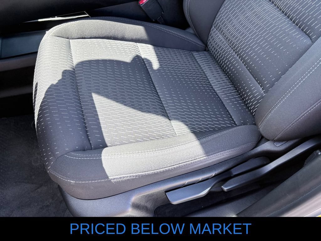 Used 2025 Chevrolet Equinox LT FWD image 11