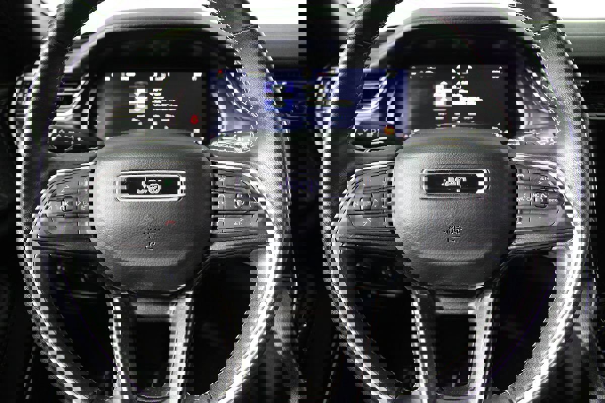 Used 2022 Jeep Grand Cherokee Altitude image 7