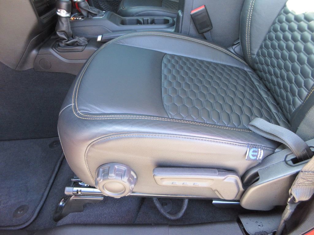 Used 2025 Jeep Wrangler Sport S image 22