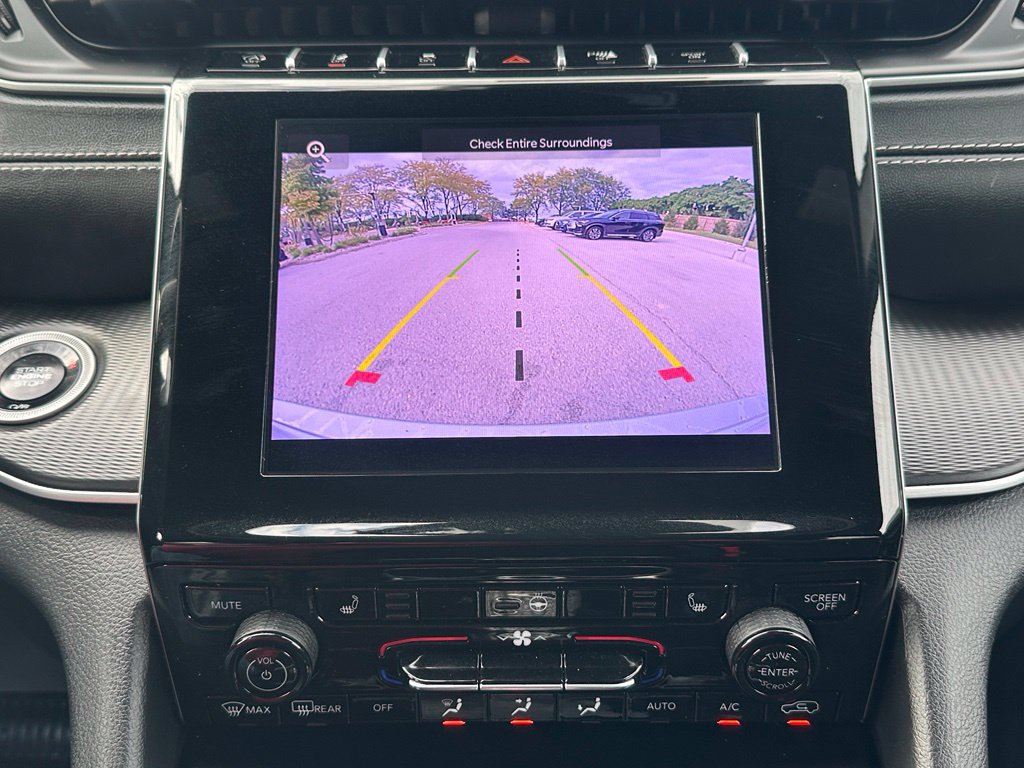 Used 2025 Jeep Grand Cherokee Altitude AWD/4WD image 20