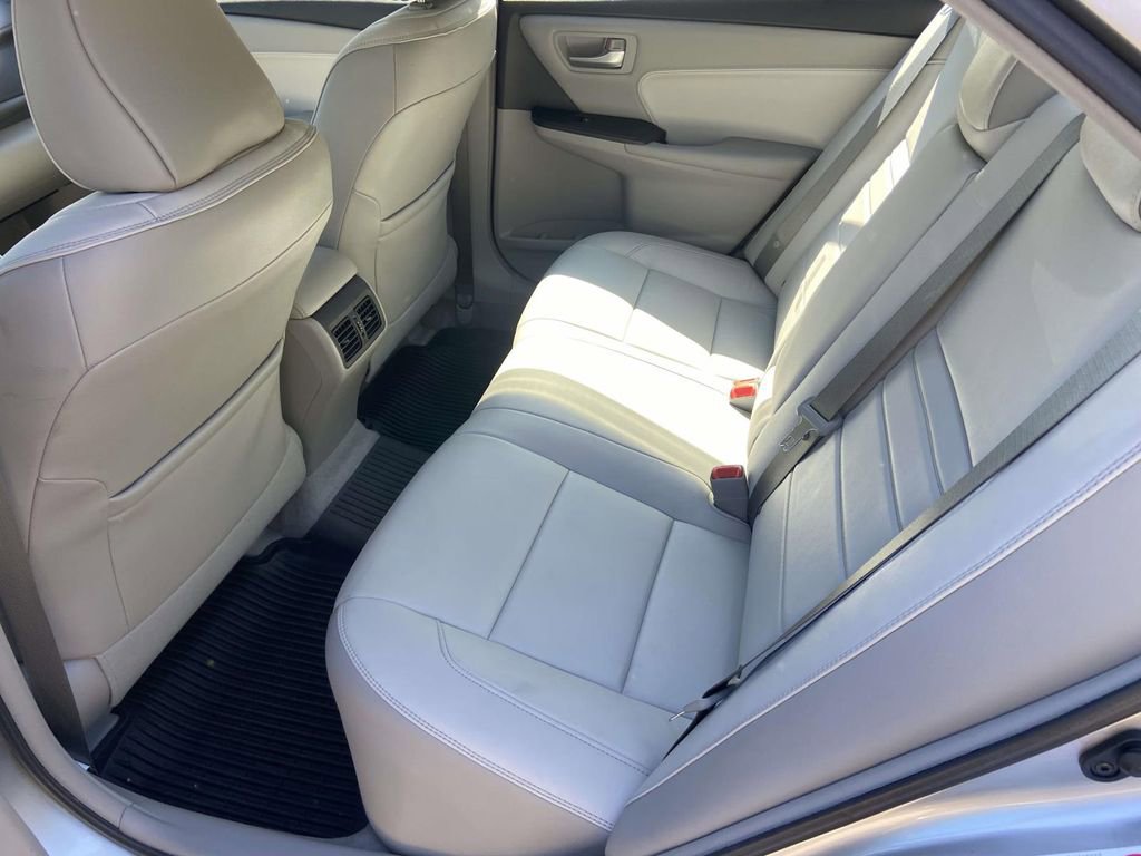 Used 2017 Toyota Camry XLE image 19