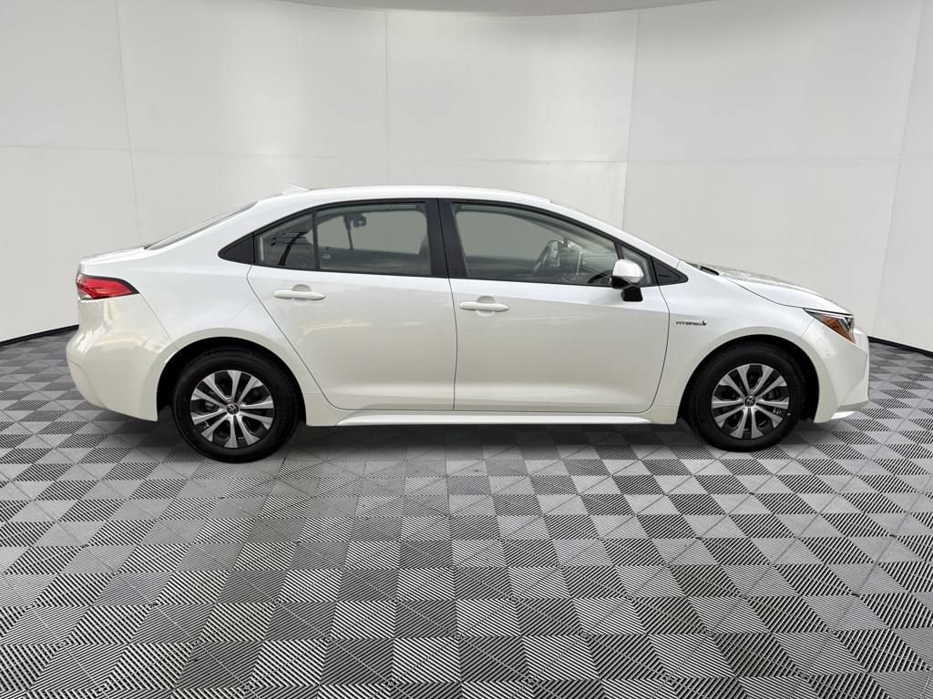 Used 2021 Toyota Corolla LE w/ Carpet Mat Package (TMS) FWD image 10
