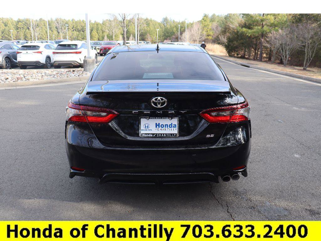 Used 2024 Toyota Camry SE image 6