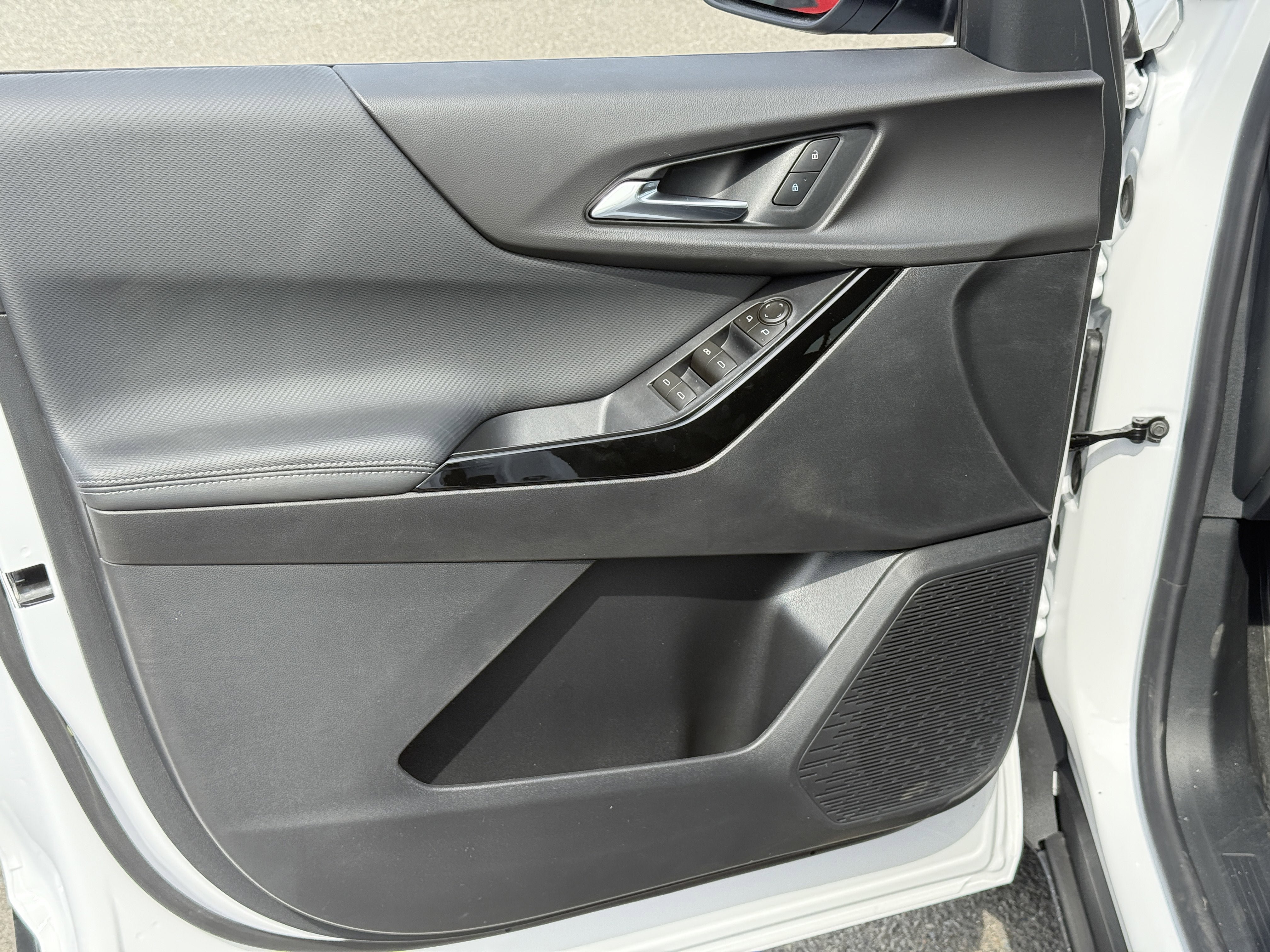 New 2026 Chevrolet Equinox LT AWD/4WD image 9