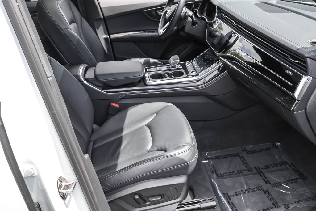 Used 2025 Audi Q7 3.0T Premium Plus AWD/4WD image 34