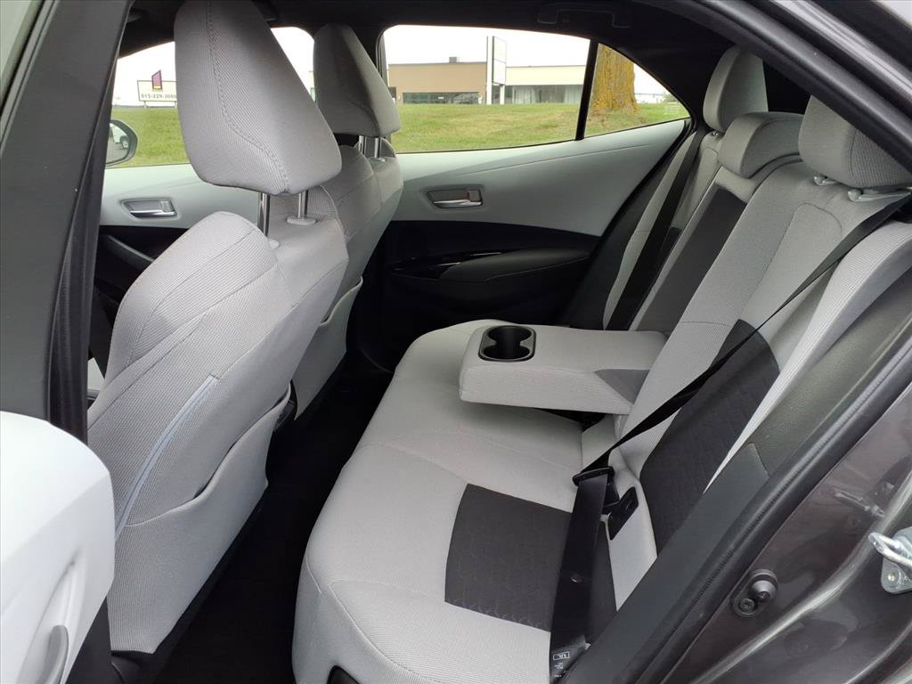 Used 2025 Toyota Corolla SE w/ SE Package FWD image 28