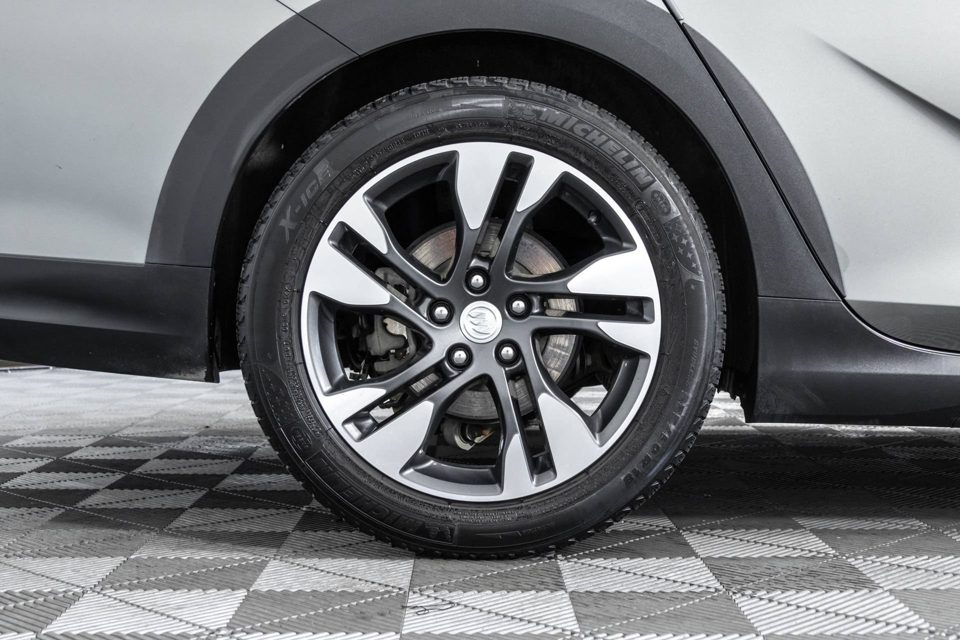 Used 2019 Buick Regal Essence w/ Driver Confidence Package I AWD/4WD image 44
