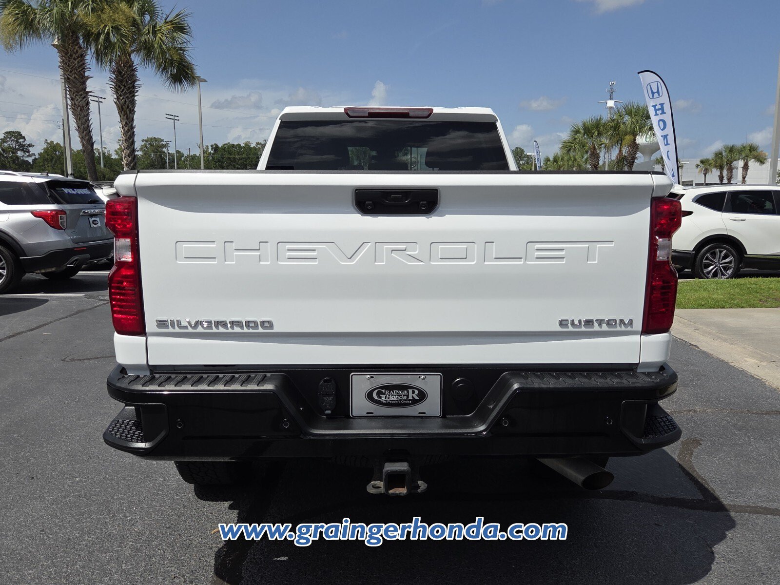 Used 2024 Chevrolet Silverado 2500 Custom w/ Custom Value Package RWD image 4