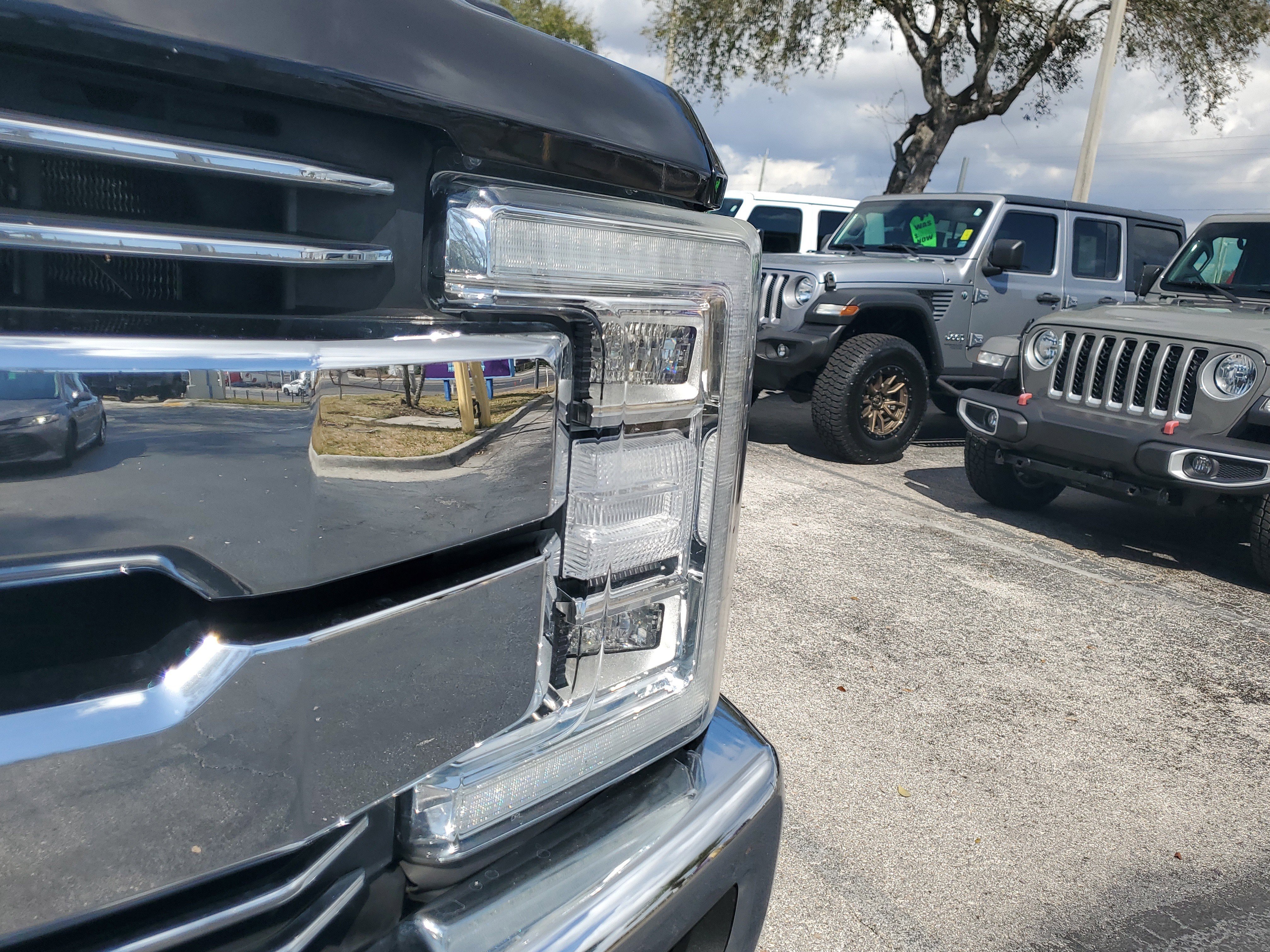 Used 2019 Ford F250 Lariat w/ Lariat Ultimate Package image 3