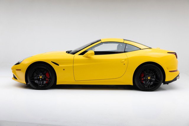 Used 2016 Ferrari California T image 29