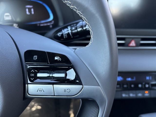 Certified 2025 Hyundai Elantra Sport image 15