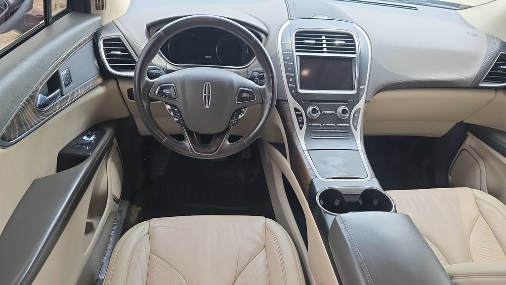 Used 2017 Lincoln MKX Select w/ Select Plus Package FWD image 29