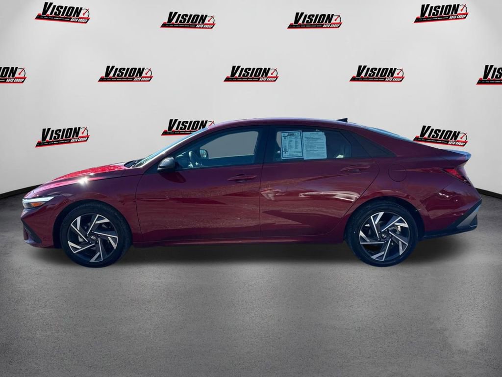 Certified 2025 Hyundai Elantra Sport image 8