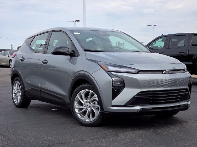 New 2027 Chevrolet Bolt LT w/ Comfort Package FWD image 2