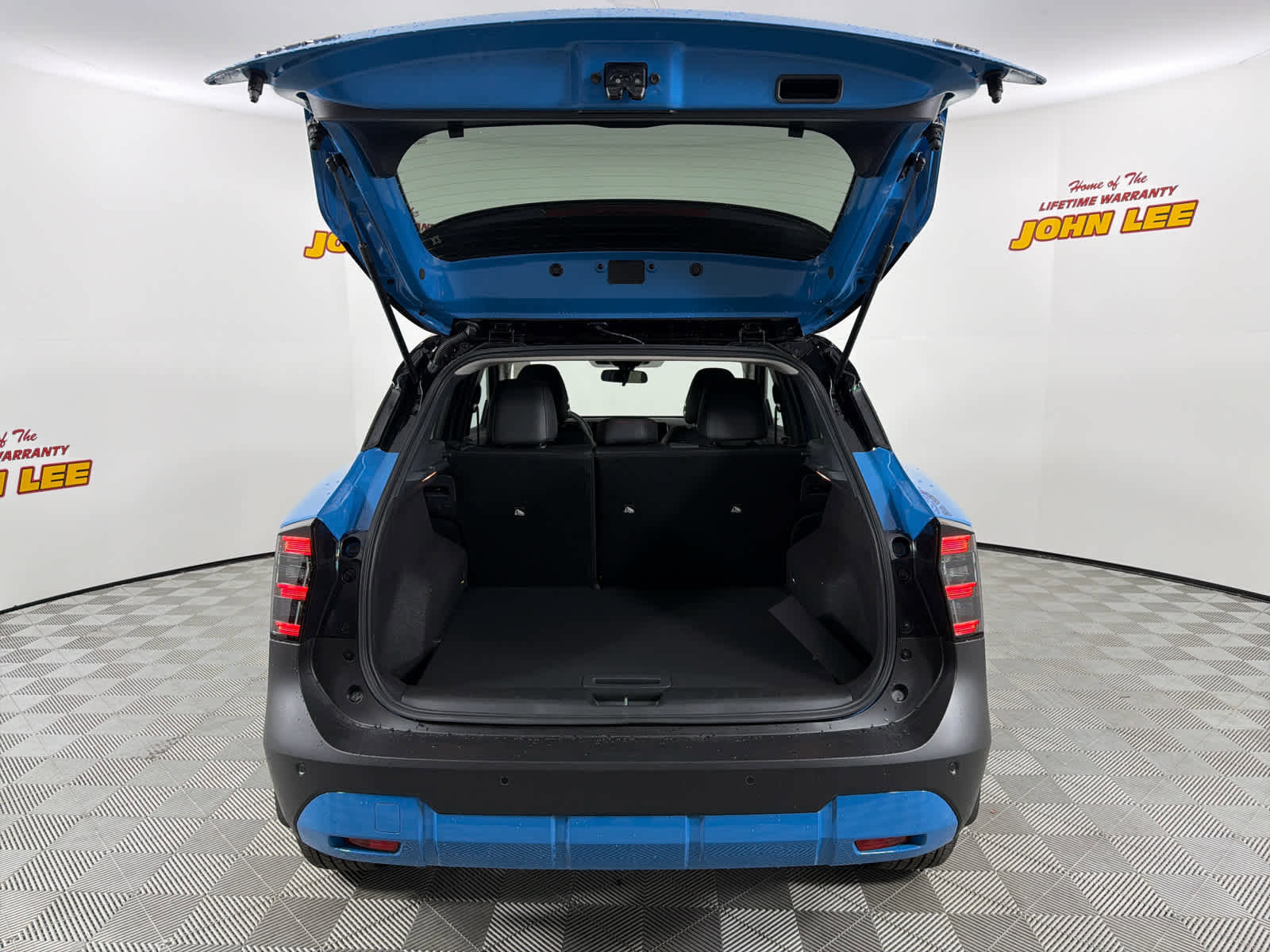 New 2026 Nissan Kicks SR w/ SR Premium Package image 5