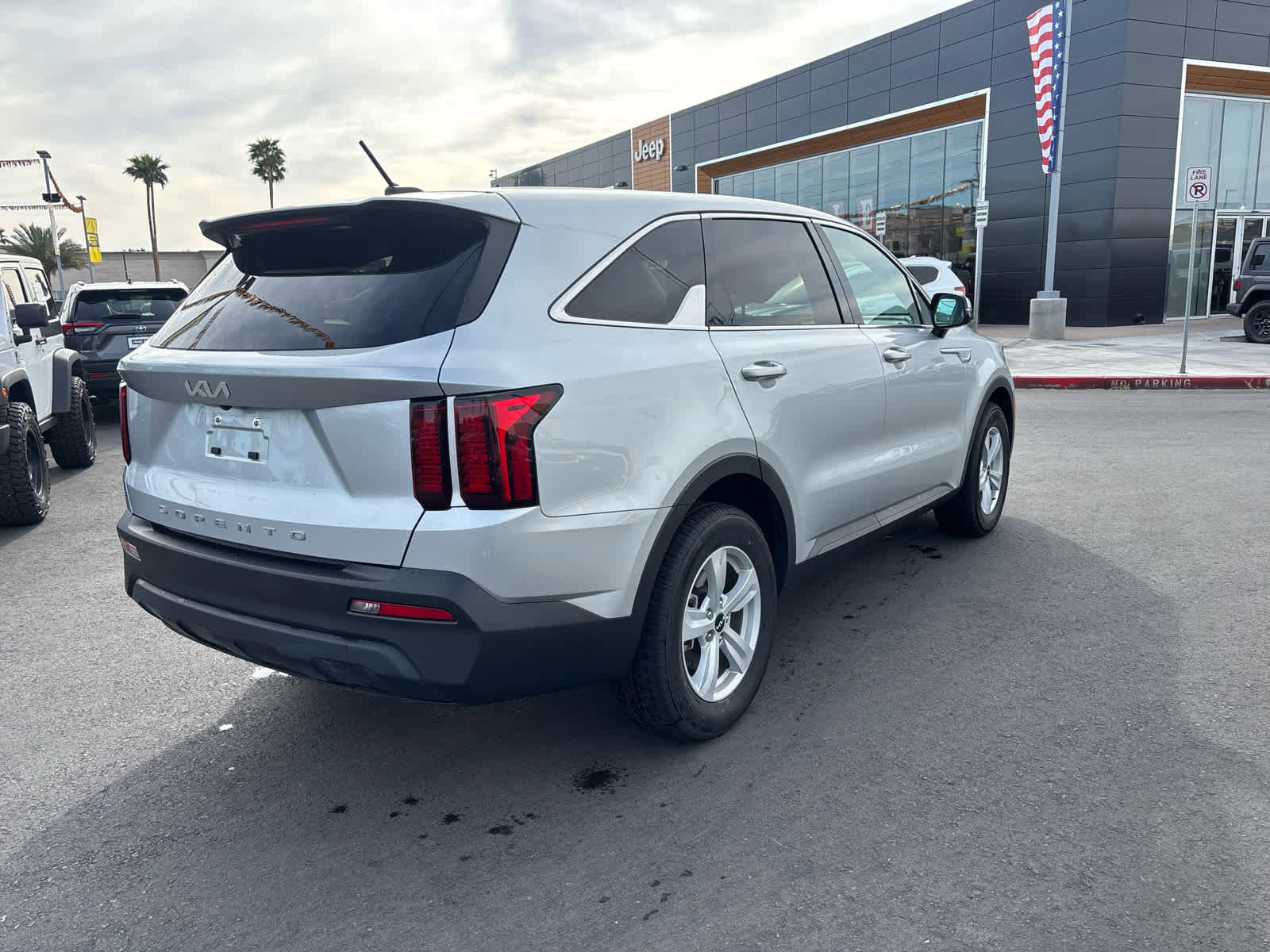 Used 2022 Kia Sorento LX image 5