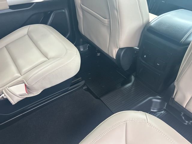 Used 2023 Ford Explorer XLT w/ Equipment Group 202A AWD/4WD image 14