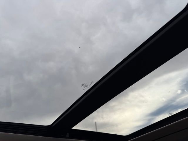 Used 2023 Ford Explorer Platinum w/ Technology Package image 30