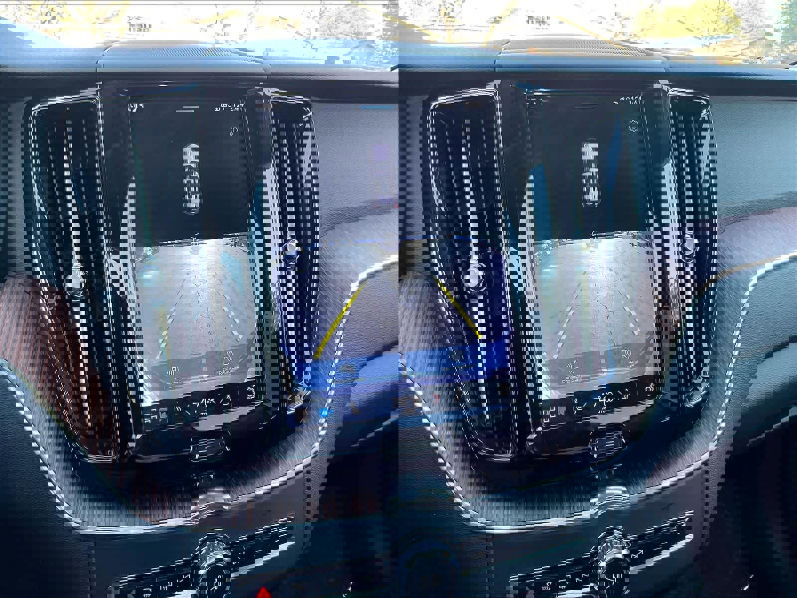 Used 2023 Volvo XC60 T8 Plus image 24