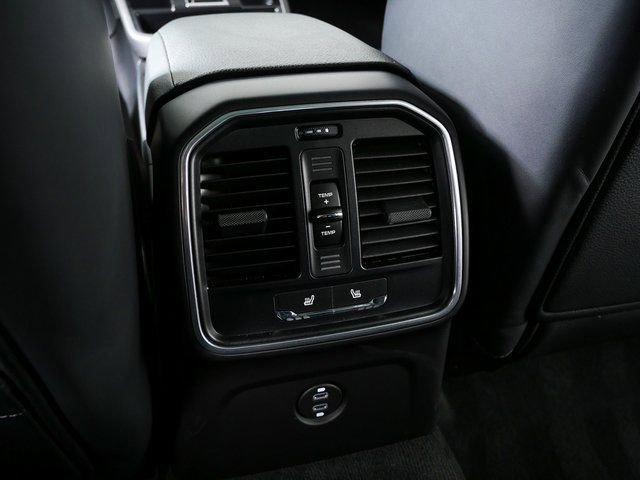 Certified 2023 Porsche Macan AWD image 20
