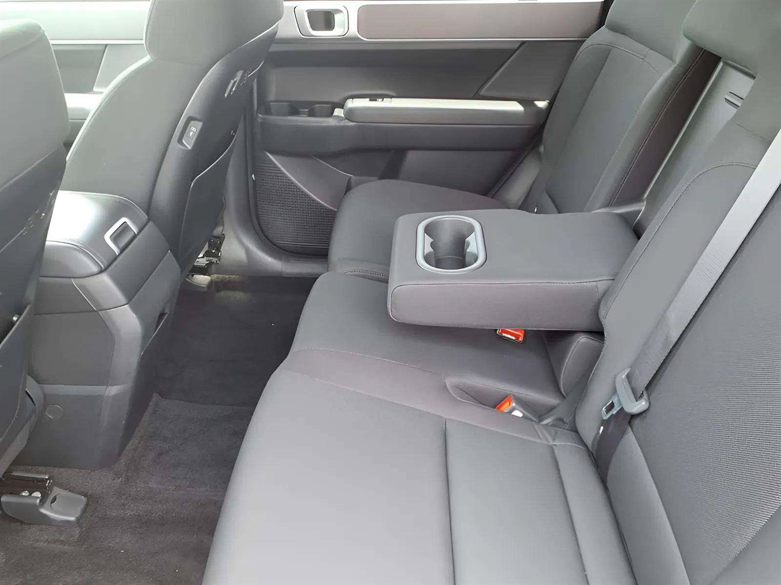 Certified 2026 Hyundai Santa Fe SE FWD image 10