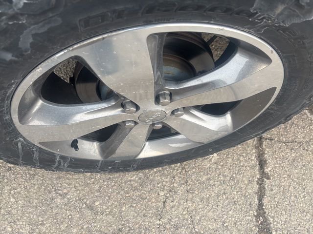 Used 2014 Jeep Grand Cherokee Limited w/ Trailer Tow Group IV image 7