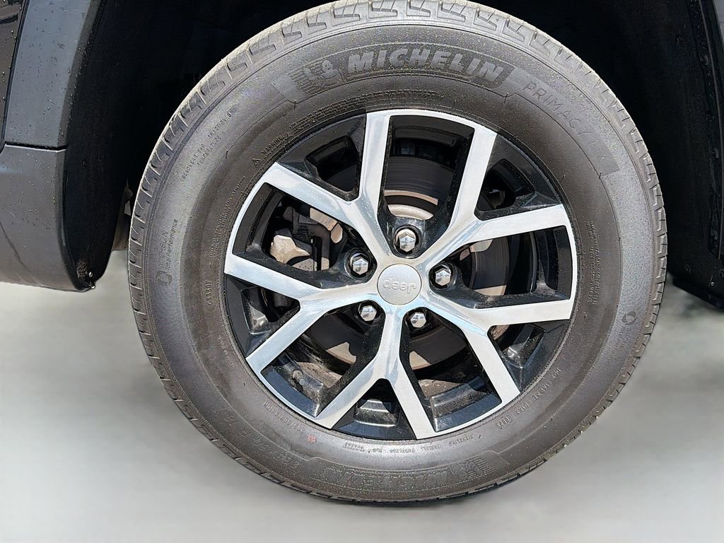 Used 2023 Jeep Grand Cherokee L Limited image 9