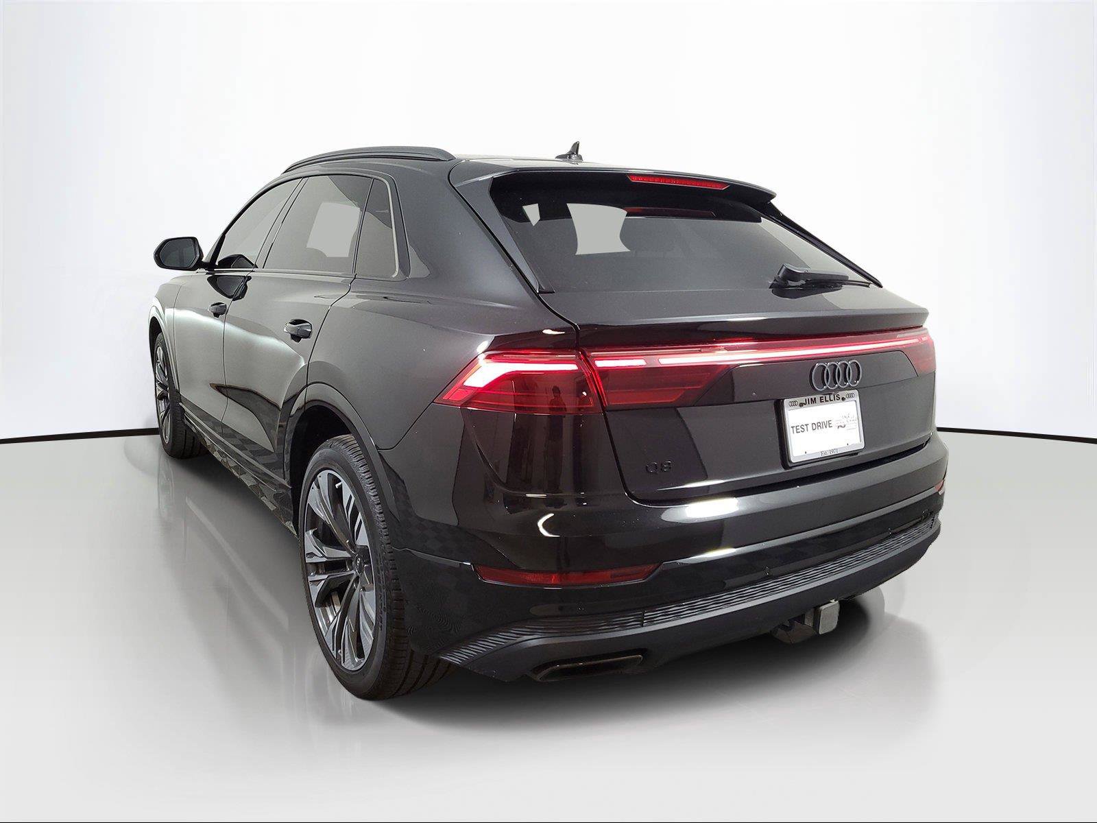 Used 2025 Audi Q8 Premium w/ Black Optic Package AWD/4WD image 4
