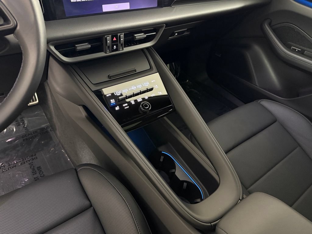 Certified 2025 Porsche Macan 4S Electric AWD/4WD image 23