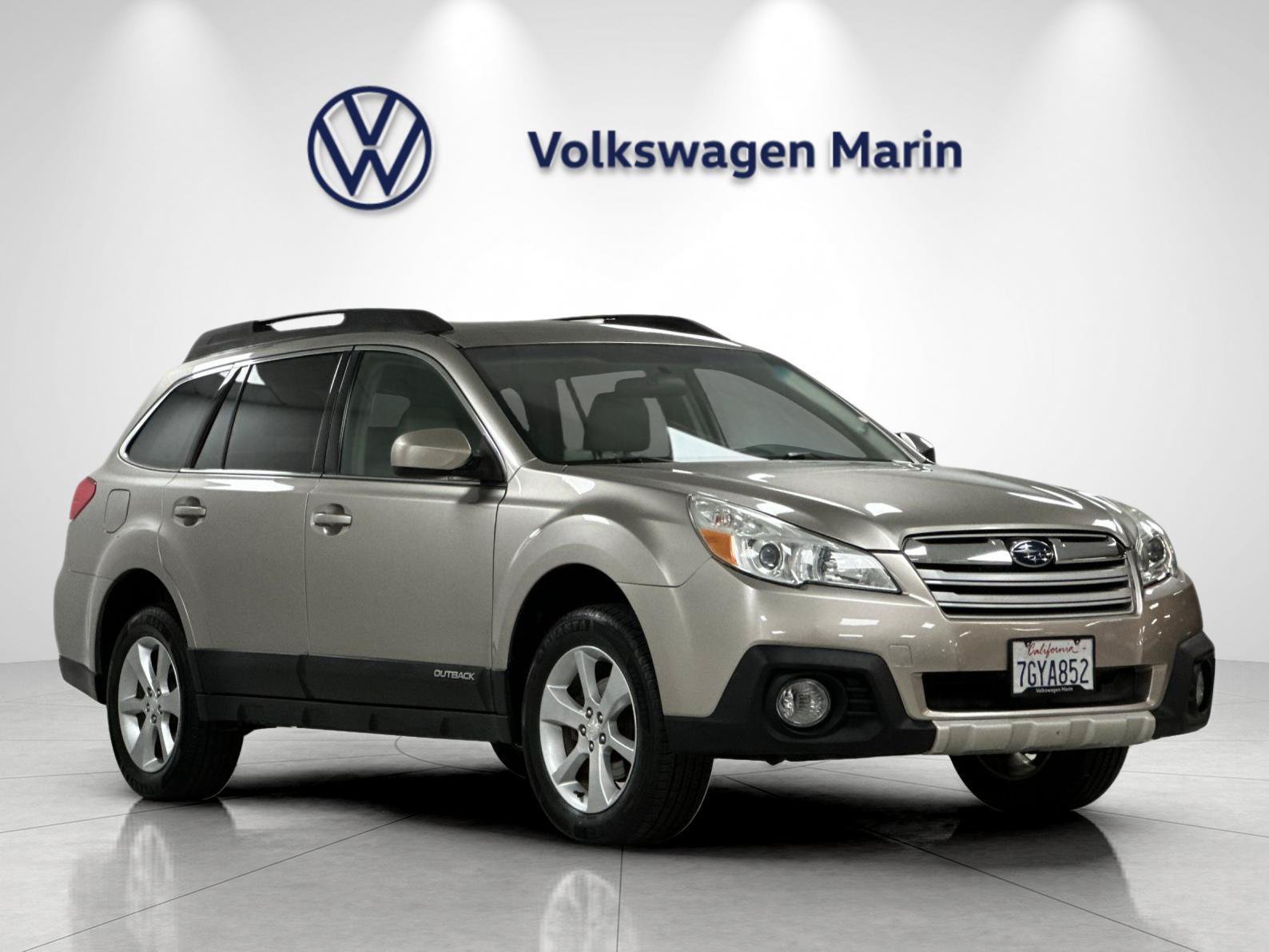 Used 2014 Subaru Outback 2.5i Limited AWD/4WD image 7
