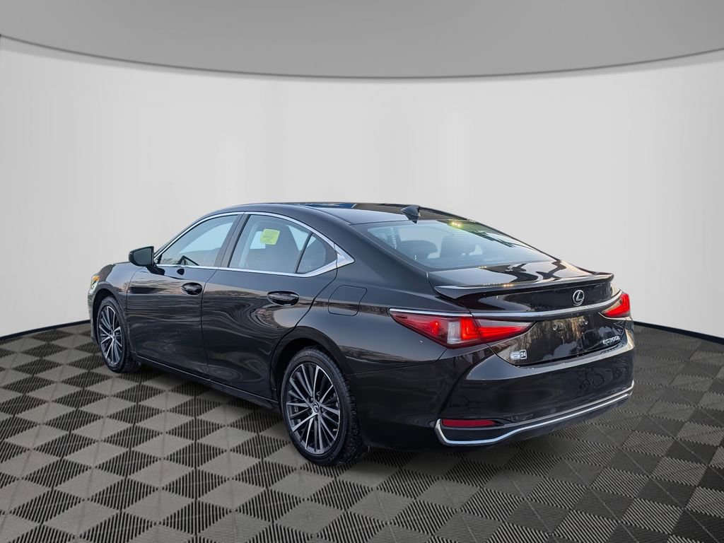 Used 2024 Lexus ES 300h w/ Premium Package image 5