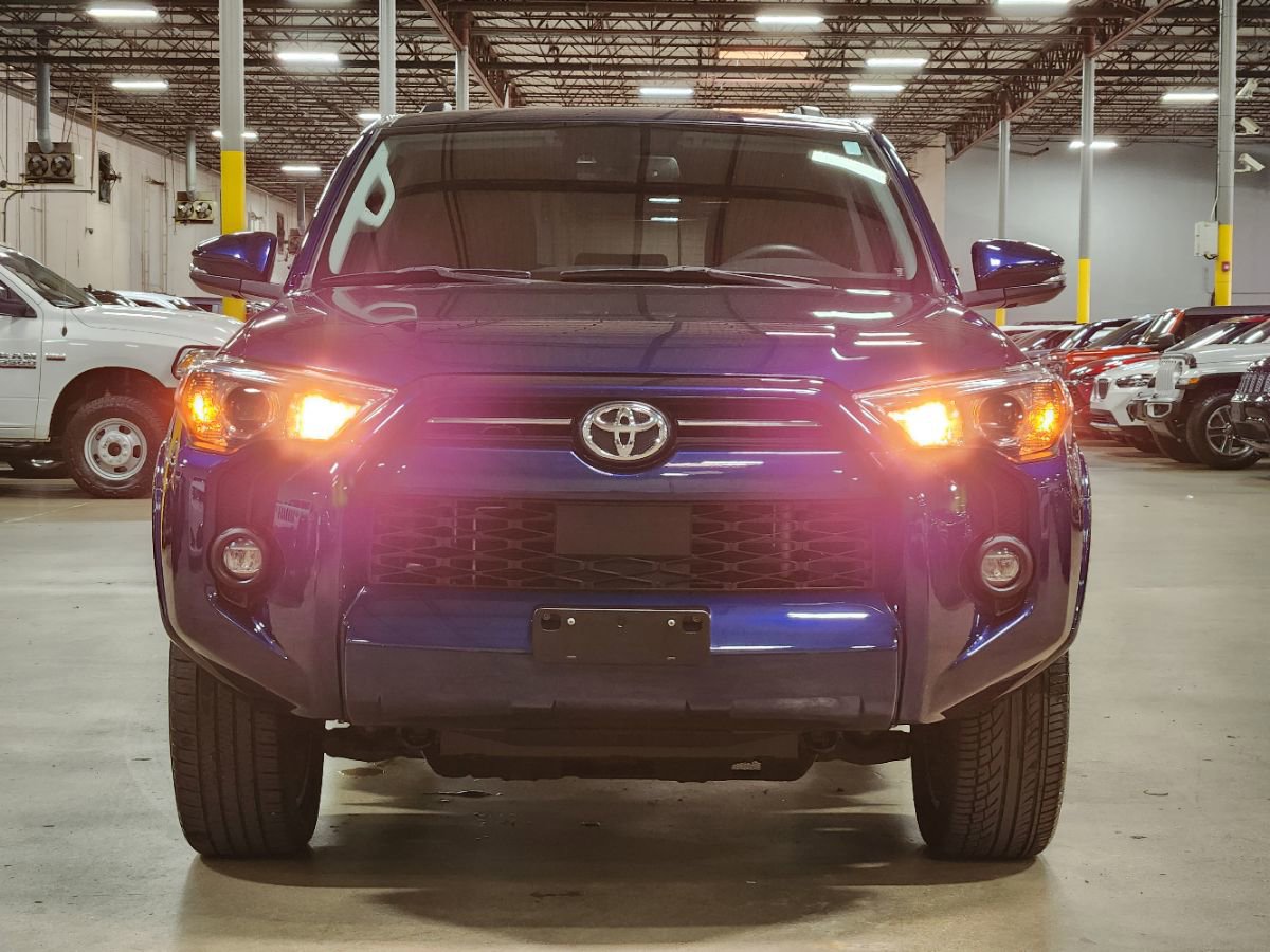 Used 2021 Toyota 4Runner SR5 Premium w/ Moonroof Package RWD image 2
