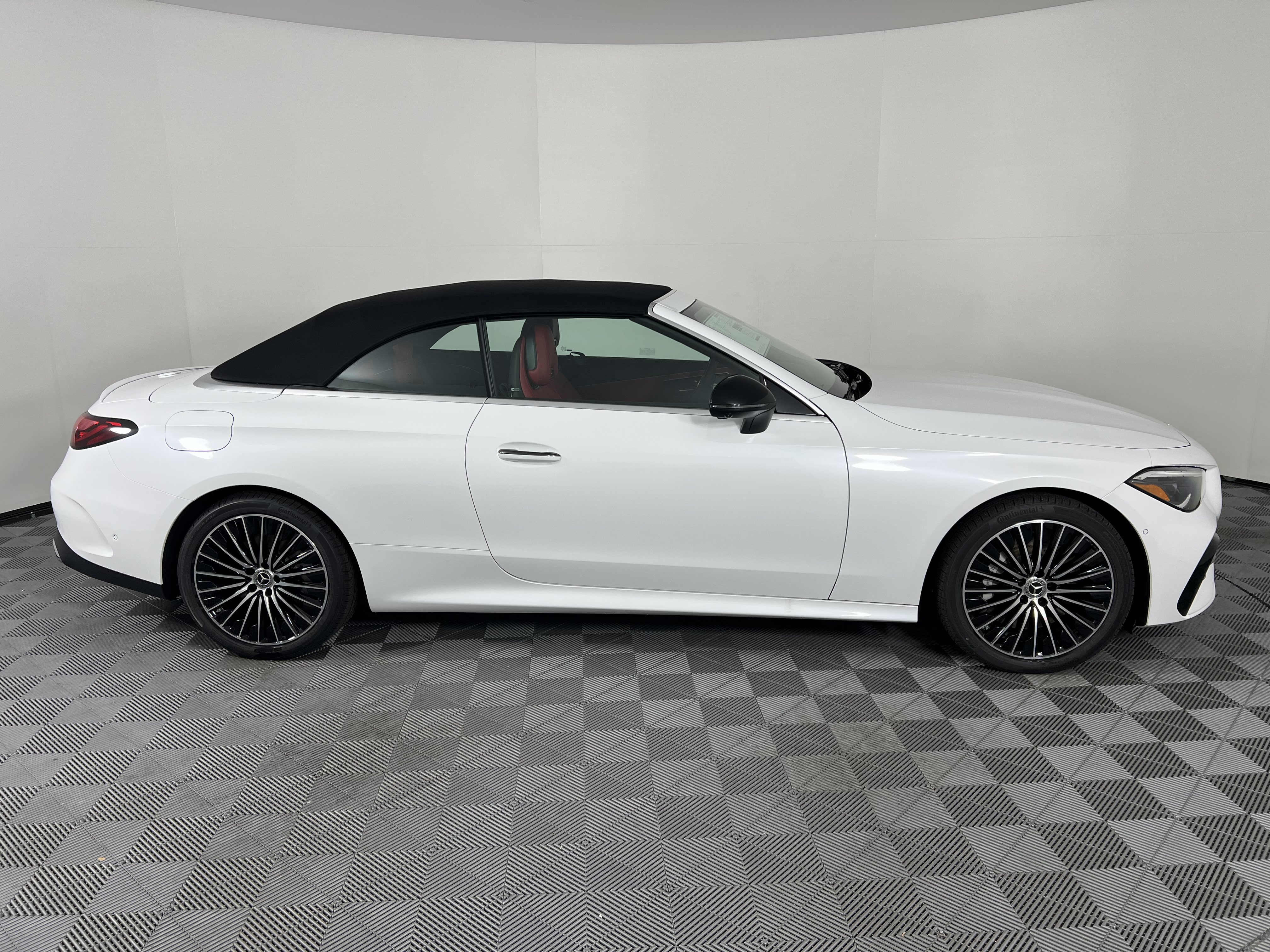 New 2027 Mercedes-Benz CLE 450 4MATIC Cabriolet image 14