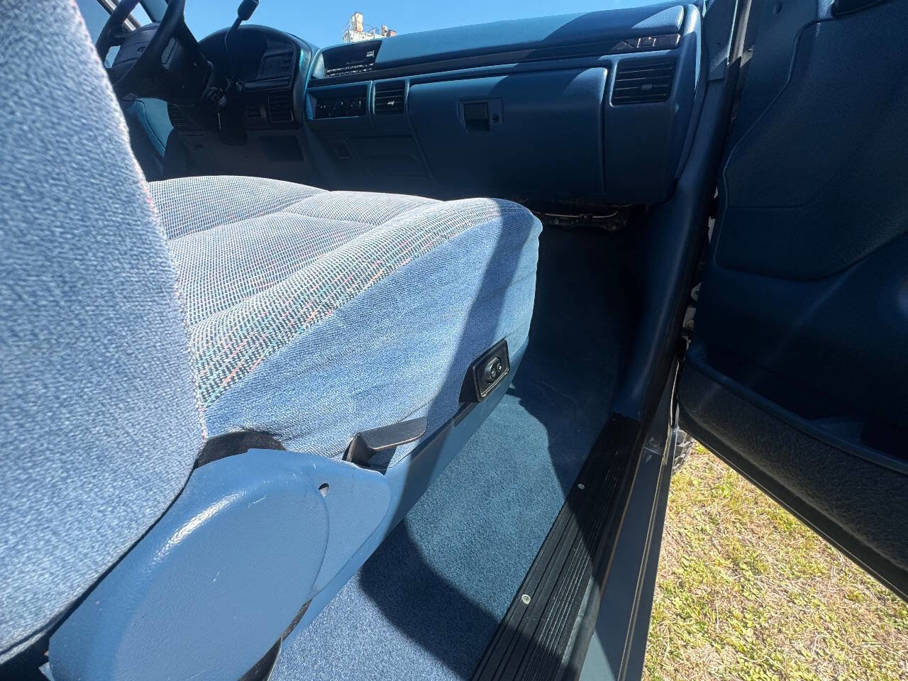 Used 1995 Ford Bronco XLT image 80