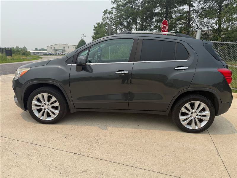 Used 2017 Chevrolet Trax Premier w/ Driver Confidence II Package AWD/4WD image 4