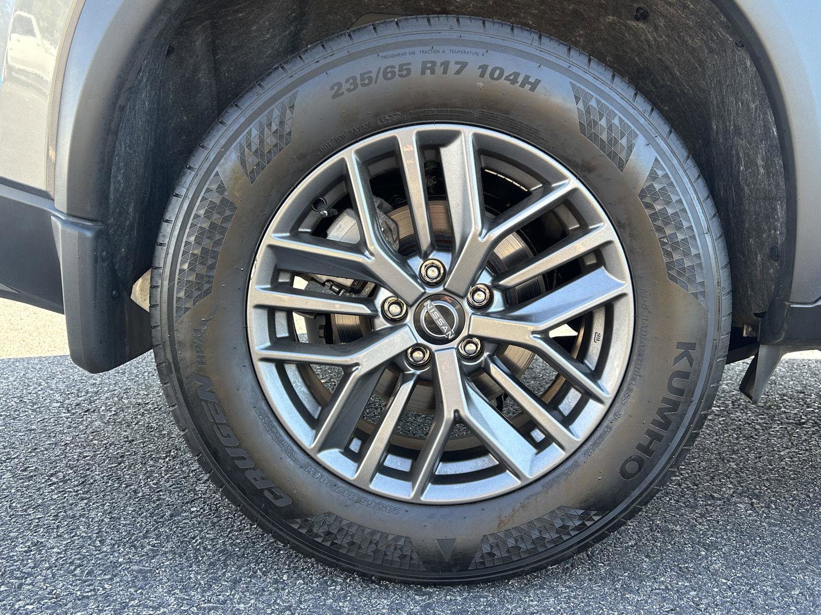 Used 2023 Nissan Rogue S image 12