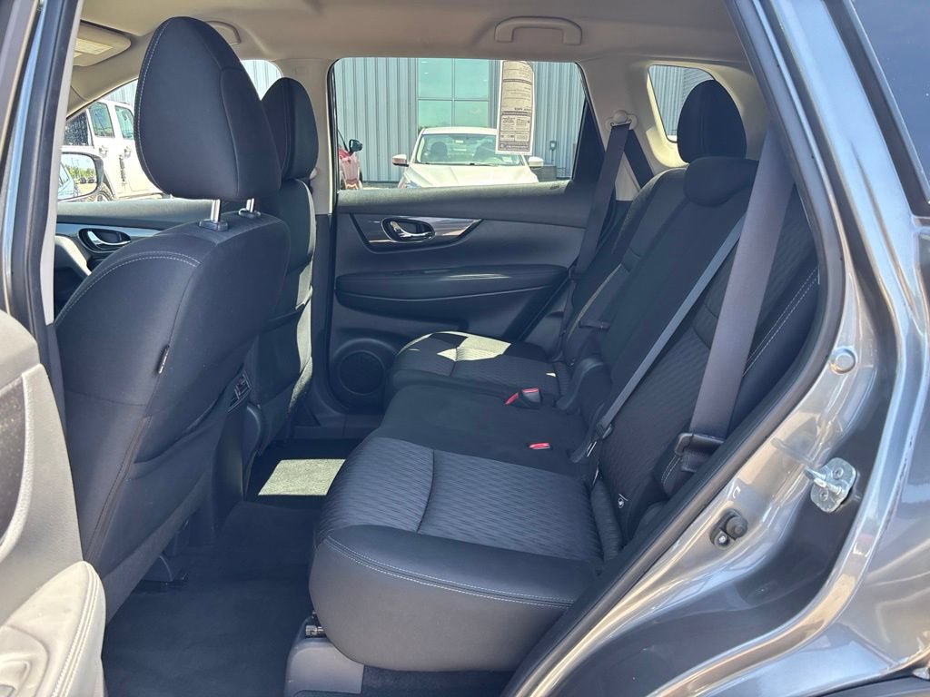 Used 2019 Nissan Rogue SV AWD/4WD image 14