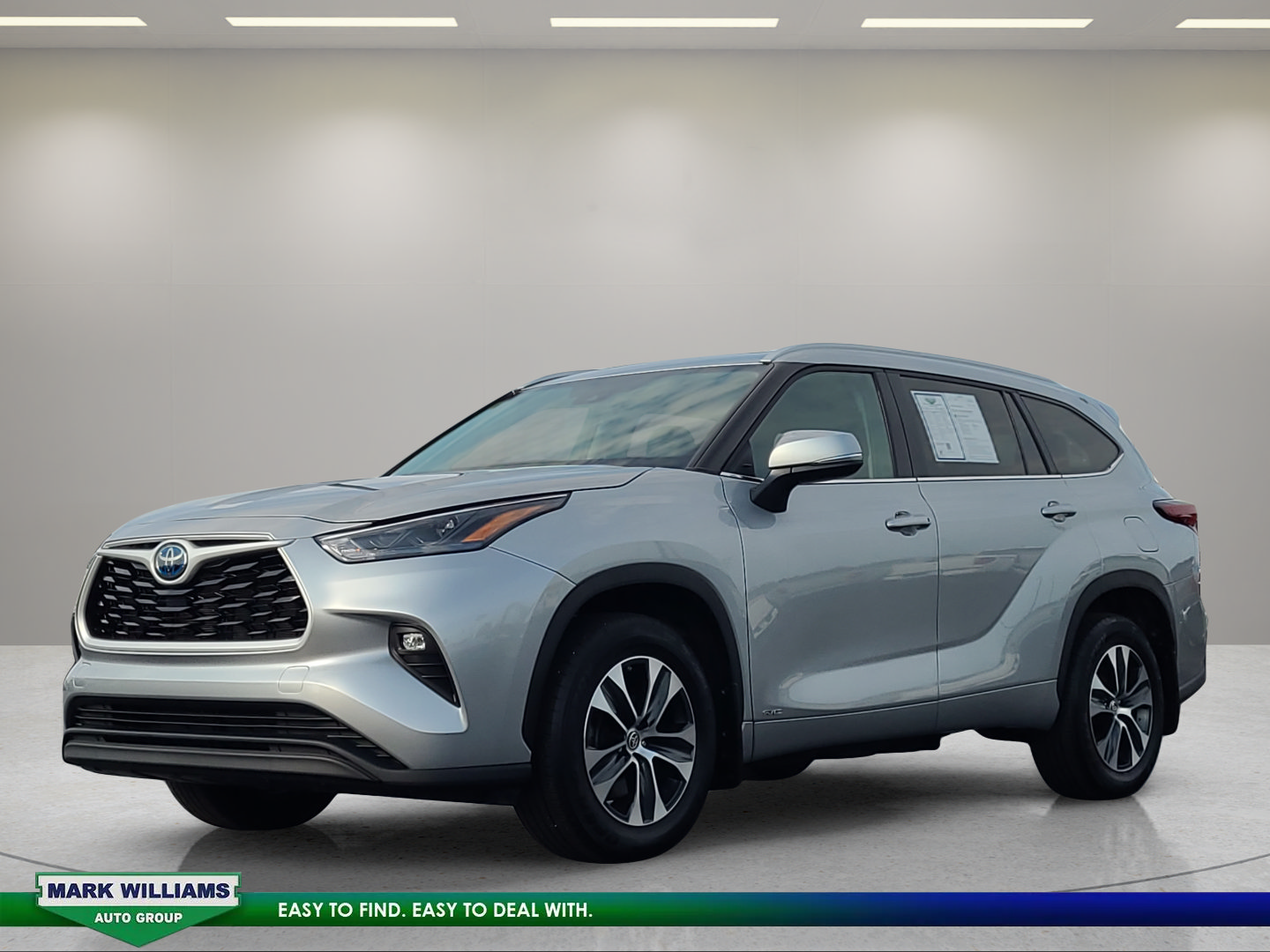 Used 2024 Toyota Highlander XLE AWD/4WD image 8