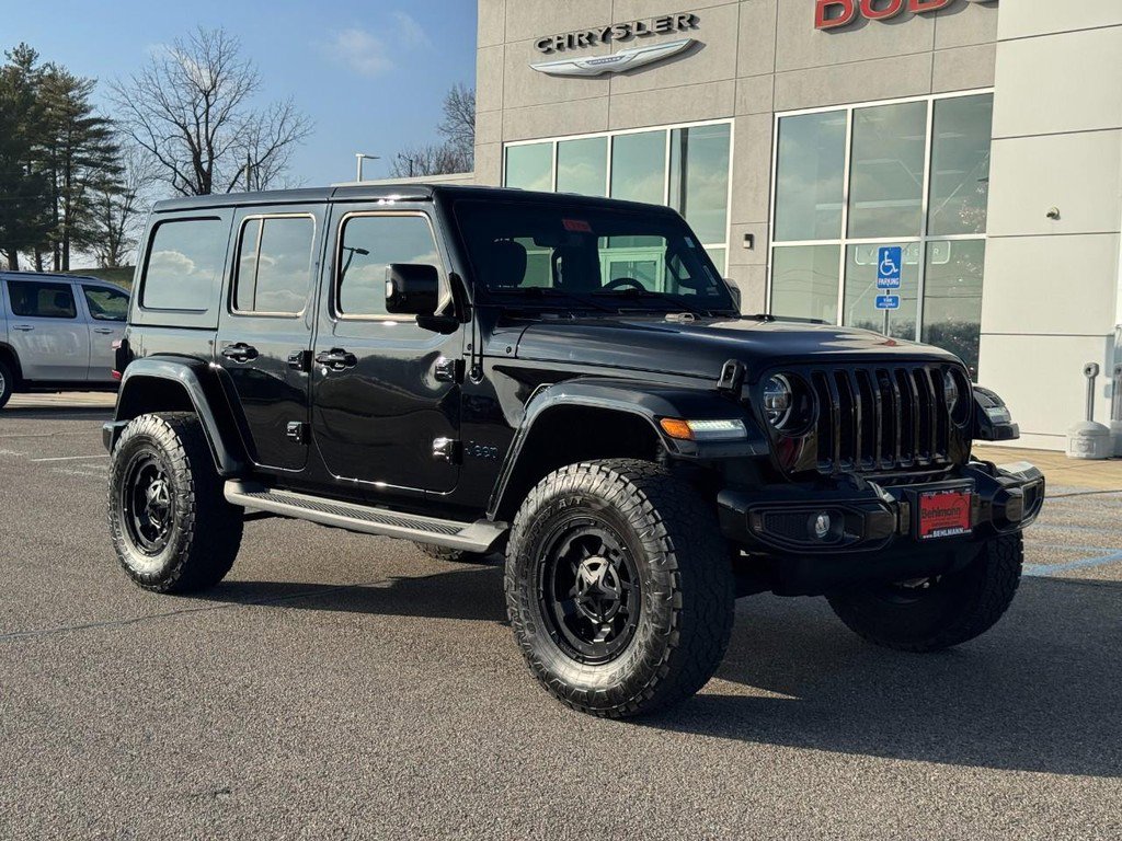 Used 2022 Jeep Wrangler Unlimited Sahara image 2