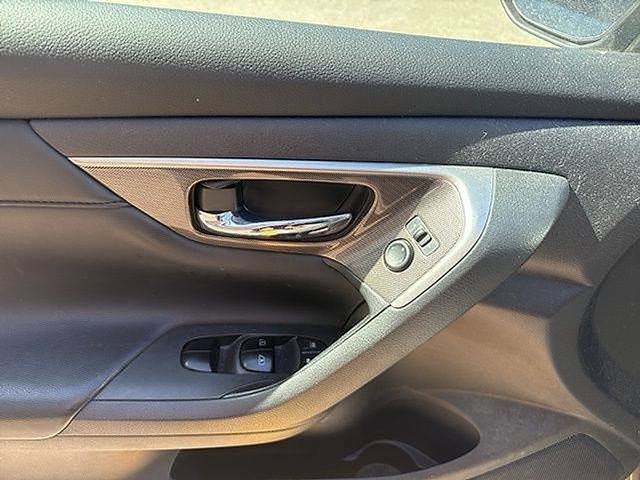 Used 2015 Nissan Altima 2.5 SL w/ Technology Package FWD image 13
